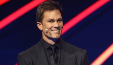 Zico e Arrascaeta, ídolos do Flamengo, no Maracanã (Foto: Reprodução)