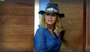 Ana Paula Renault é a 1ª ex-Fazenda a entrar no BBB