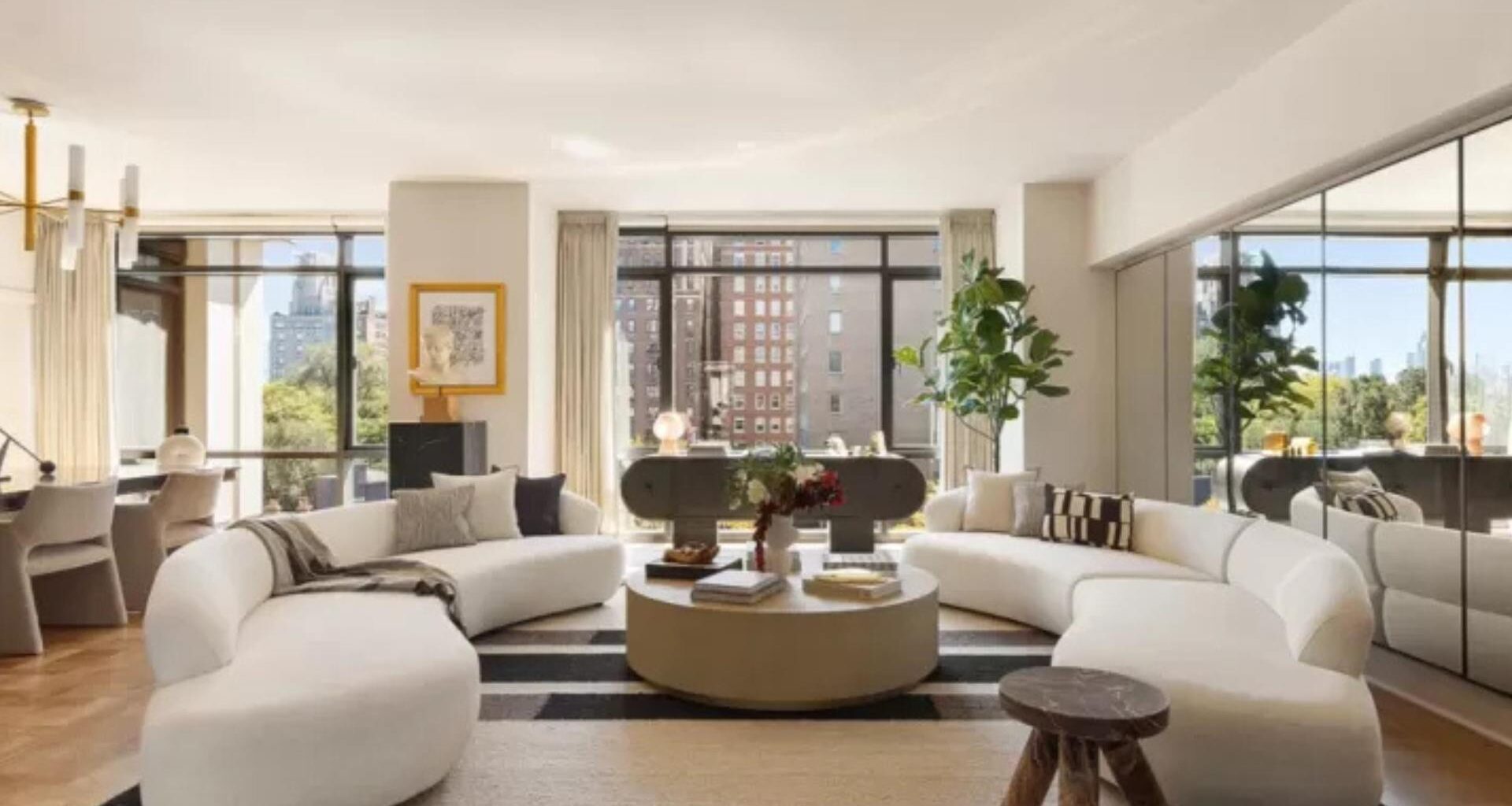 Cantor vende apartamento luxuoso por R$34 milhões; fotos