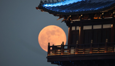 Veja Fotos da Primeira Lua Cheia do Ano Ao Redor do Mundo