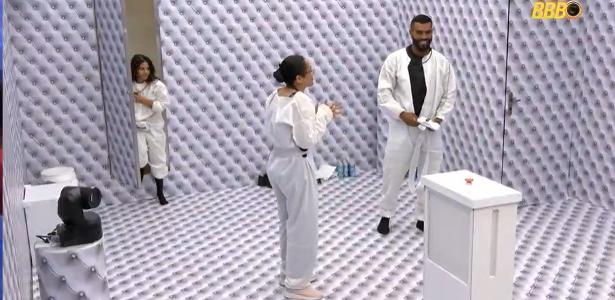 BBB 26: Brothers notam parede do Quarto Branco suja
