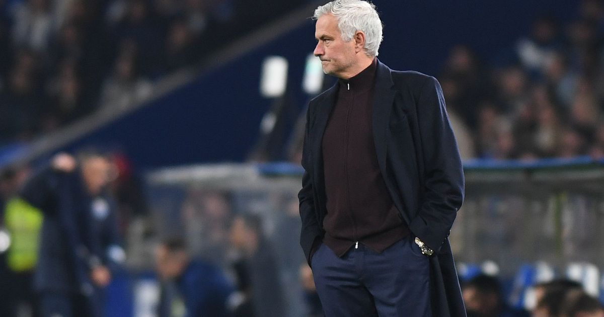Mourinho: «Fui contratado para trazer títulos para o Benfica numa situação difícil...»