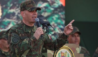 Venezuela denuncia "assassinato a sangue frio" de equipa de segurança de Maduro