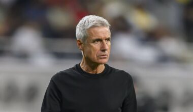 Luís Castro ganha aposta em avançado de 17 anos e estreia-se com goleada