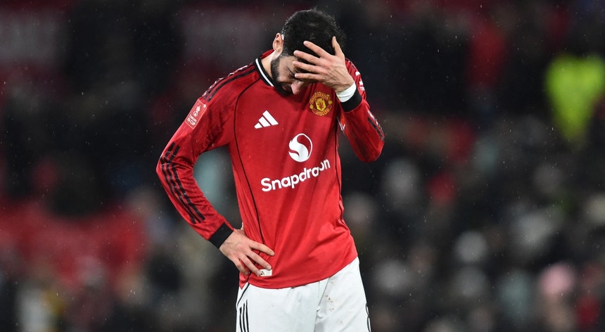 Manchester United cai em Old Trafford e agrava crise poucos dias após saída de Rúben Amorim