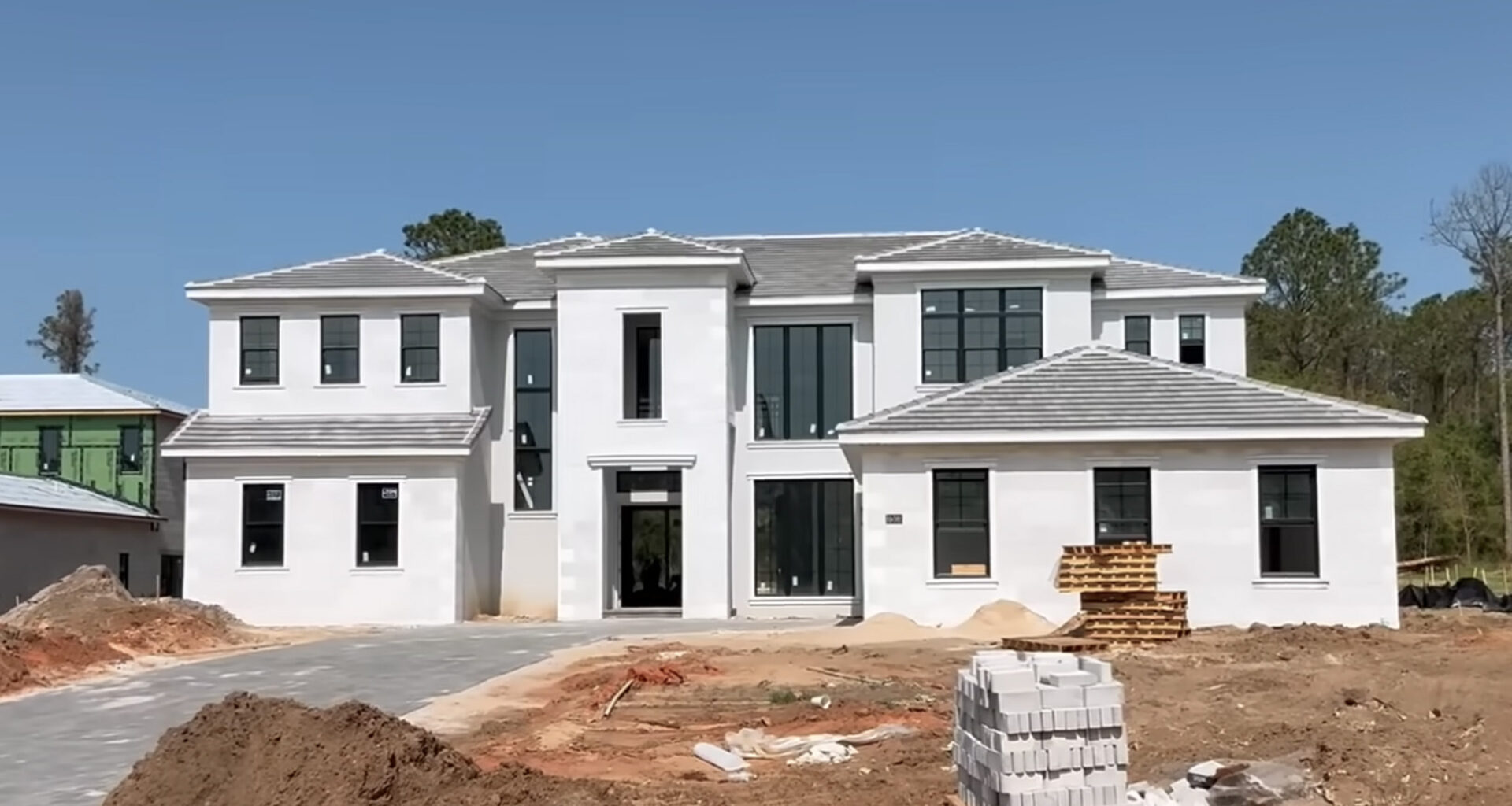 Casa de investimento de Simone Mendes e Kaká Diniz - Foto: Reprodução / YouTube