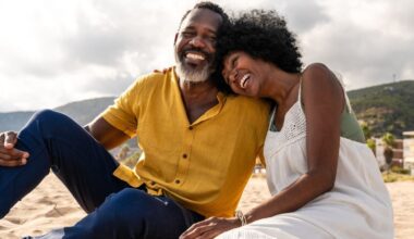 A psicologia afirma que pessoas que aparentam ser mais jovens aos 60 anos seguem estes 10 hábitos diários