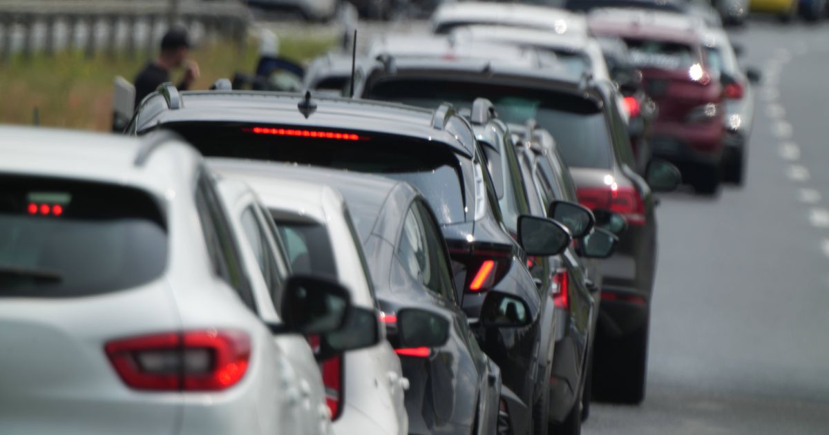 Carro cai à água em Mesão Frio e há um desaparecido