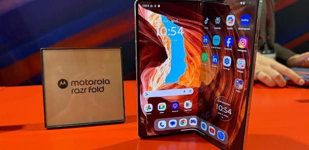 Motorola razr fold, celular dobrável que vira um pequeno tablet