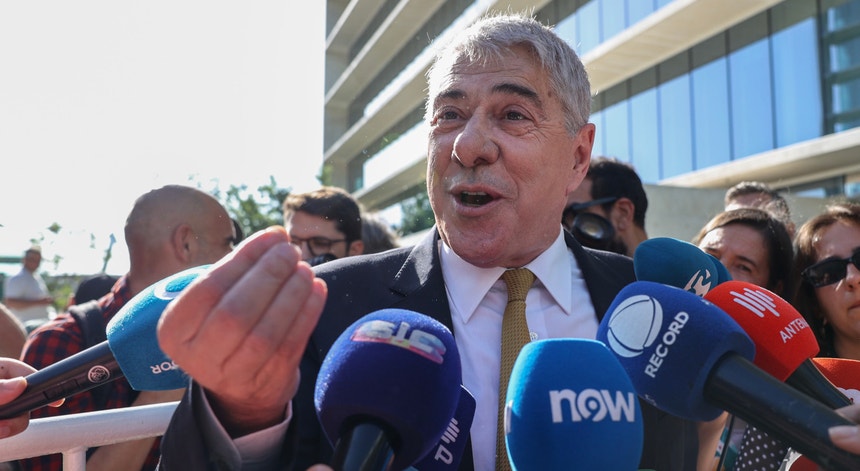 José Sócrates de novo sem advogado. José Preto renuncia à defesa do antigo primeiro-ministro