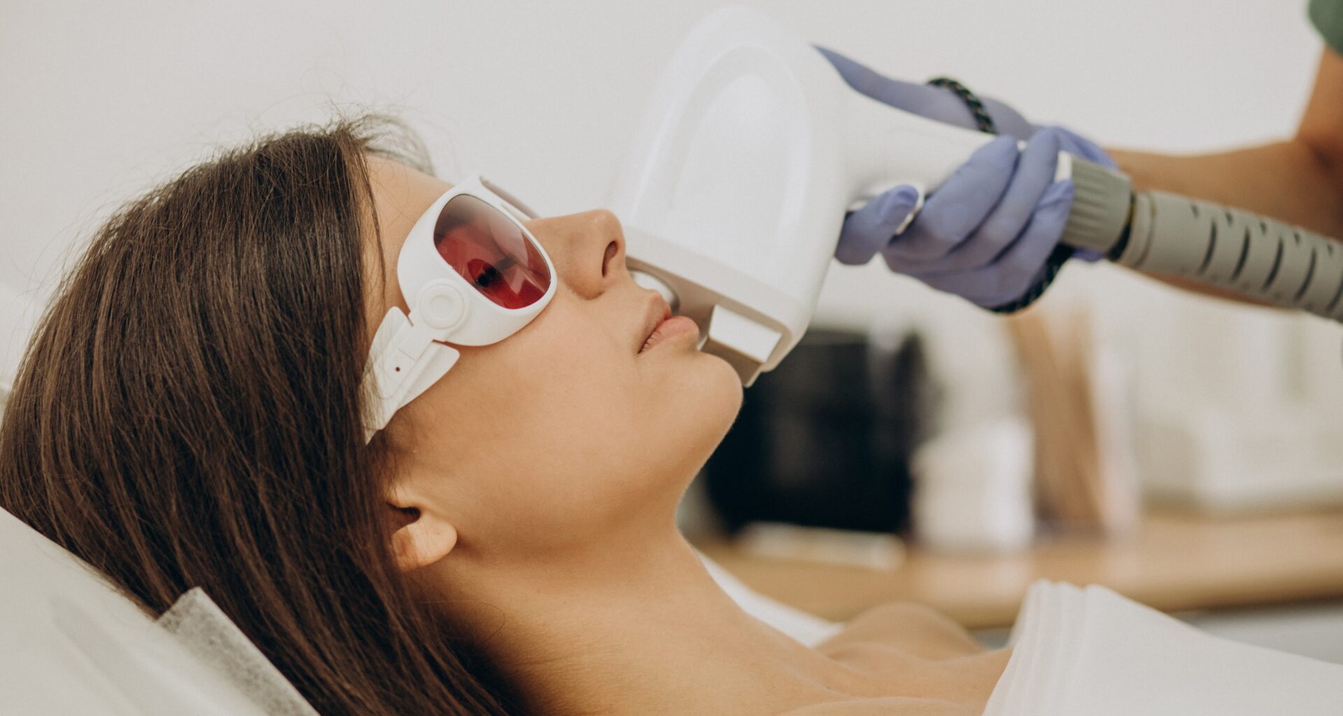 quem realmente pode fazer procedimentos estéticos?