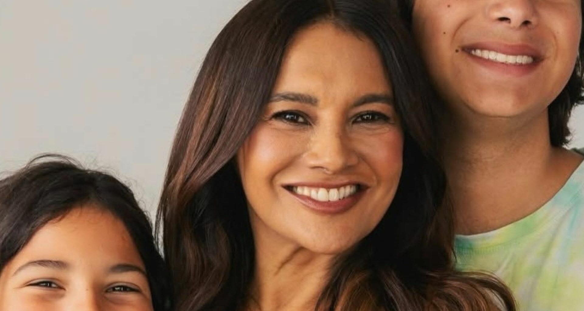 Dira Paes com os filhos