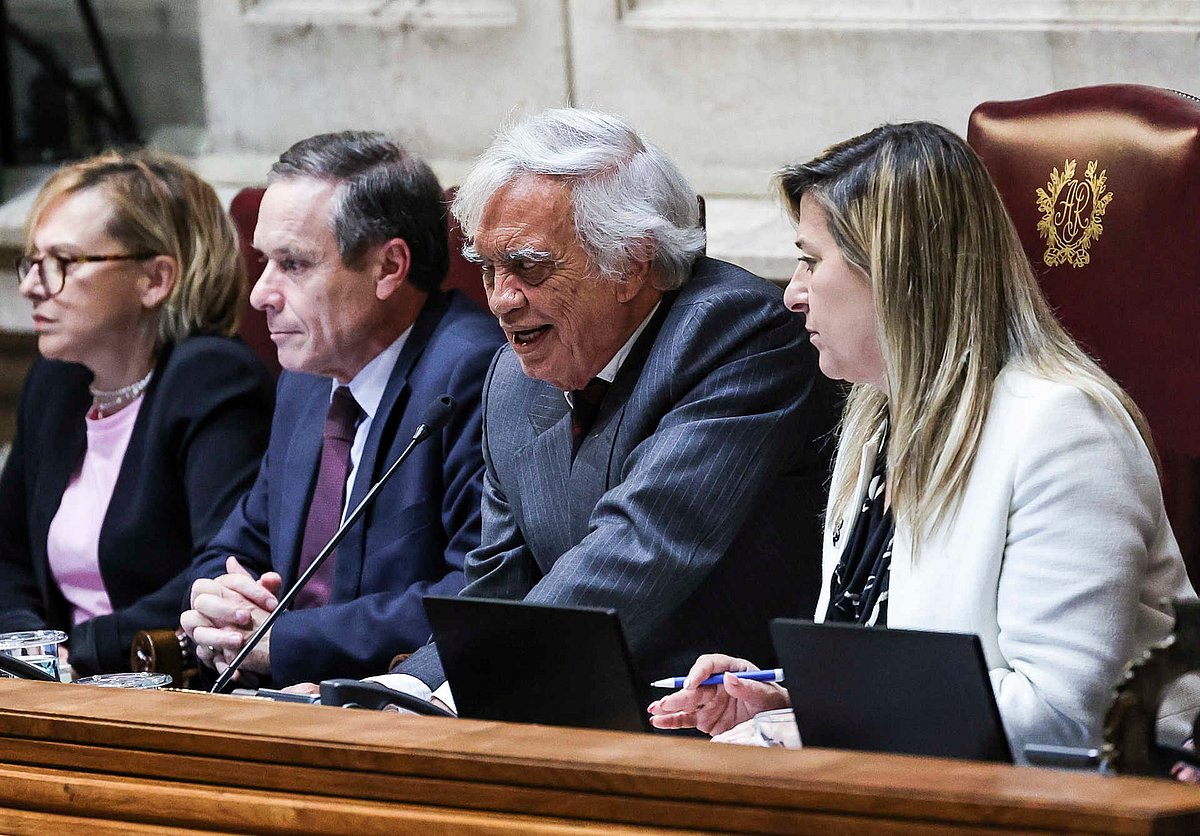 Pacheco de Amorim critica Montenegro e alerta para riscos à direita nas eleições