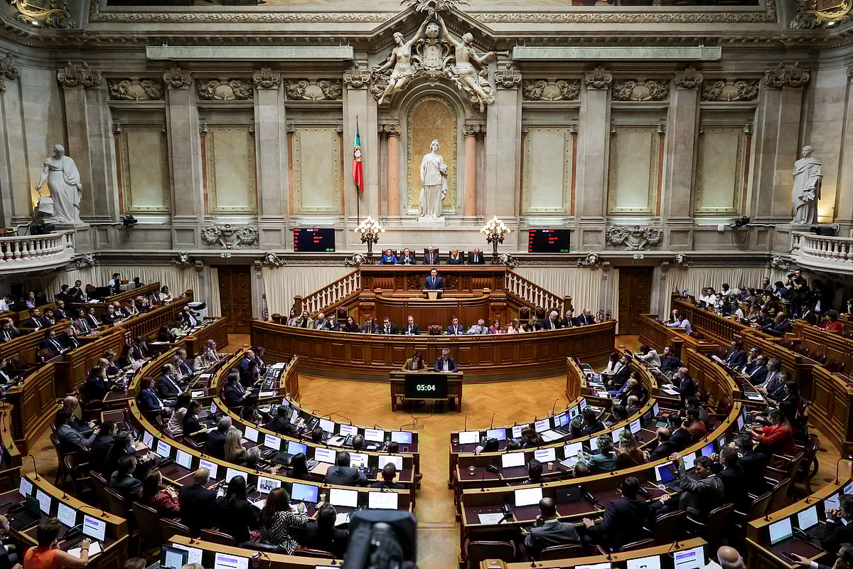 Pacote de Habitação Aprovado com Apoio do PSD, CDS-PP e IL; Chega Abstém-se