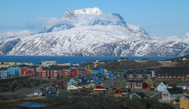Trump discute como ficar com a Gronelândia. Casa Branca diz que opção militar está "em cima da mesa"