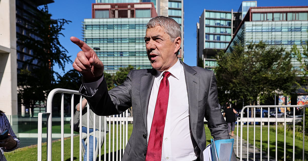 Julgamento adiado para 13 de janeiro. Após recusa, juíza nomeia outra advogada oficiosa para defender Sócrates