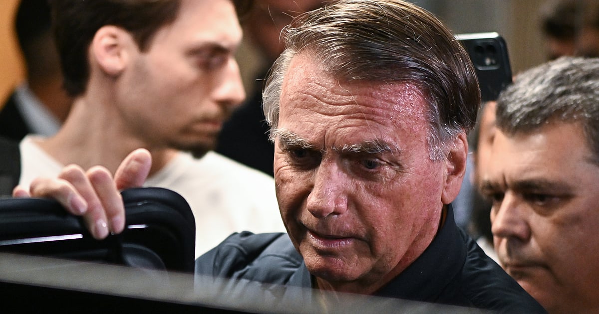 Bolsonaro muda de cela na prisão e terá direito a regalias