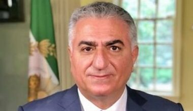 Quem é Reza Pahlavi, por quem os iranianos clamam nos protestos? - Diário de Notícias