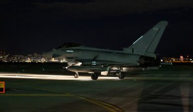 Reino Unido e França realizam ataques aéreos contra Estado Islâmico na Síria