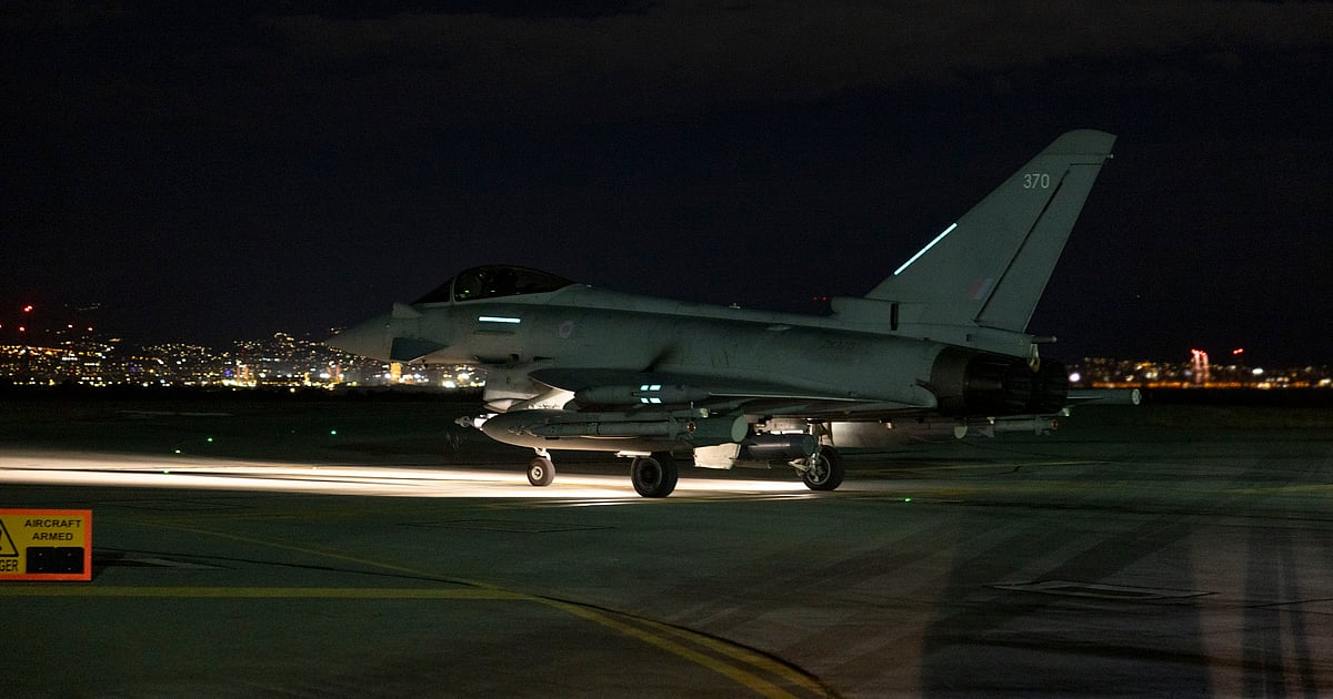 Reino Unido e França realizam ataques aéreos contra Estado Islâmico na Síria