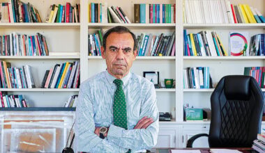 Nuno Morais Sarmento renuncia à presidência da FLAD em meio a desafios futuros