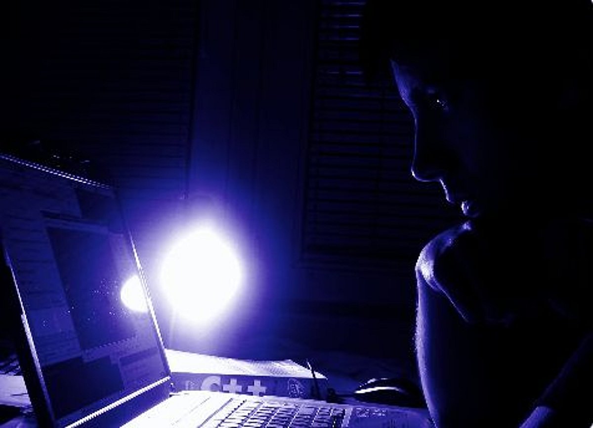 PJ lança campanha inédita contra a radicalização online de jovens - Diário de Notícias