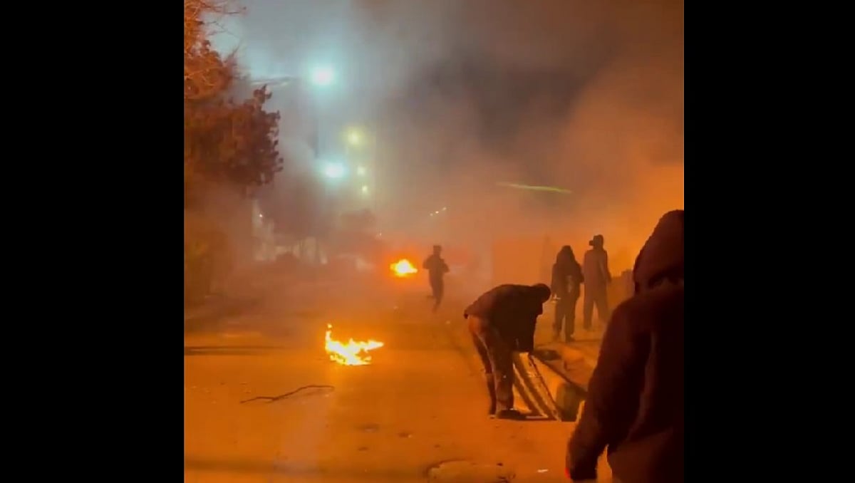 Trump analisa terça-feira as opções militares para atacar o Irão. Protestos continuam e já causaram 538 mortos