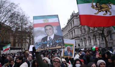 Quem poderá assumir o poder no Irão se o regime dos ‘ayatollahs’ cair? - Diário de Notícias