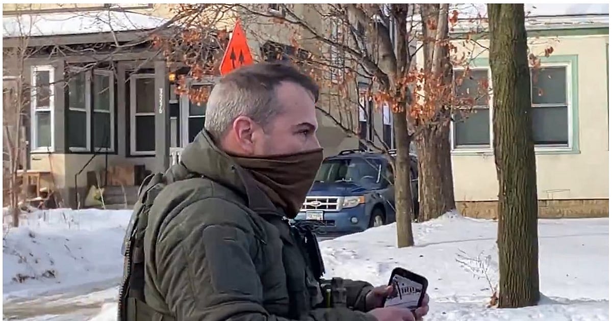 Agente do ICE que baleou Renee Good sofreu hemorragias internas, dizem fontes