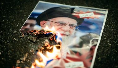 Irão ameaça atacar as bases americanas se for atacado pelos EUA e anuncia execução de manifestantes