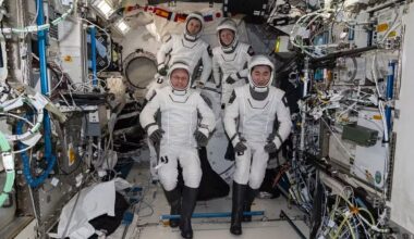 Astronautas da NASA antecipam regresso à Terra devido a "problema de saúde"