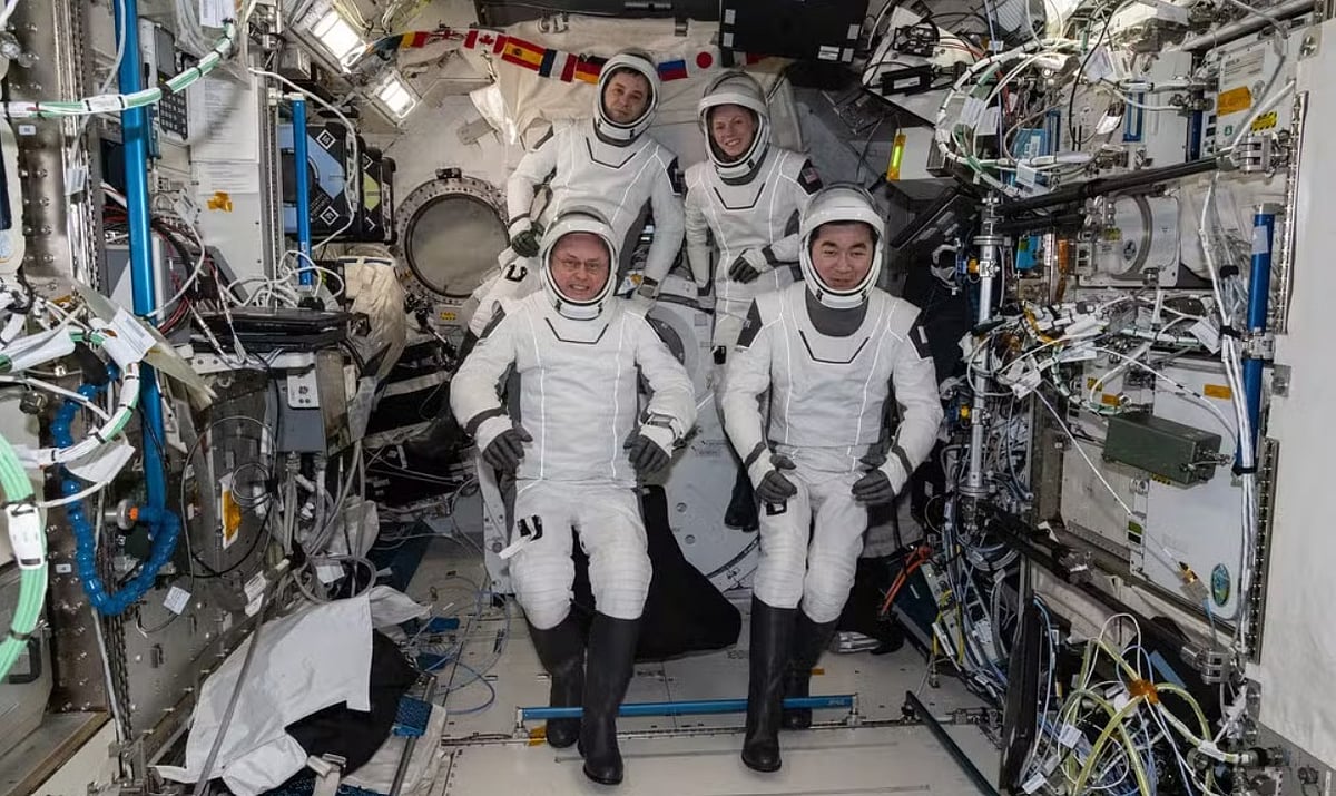 Astronautas da NASA antecipam regresso à Terra devido a "problema de saúde"