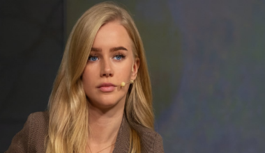 Londres barra entrada de ativista neerlandesa acusando-a de ser "uma ameaça ao bem-estar social"