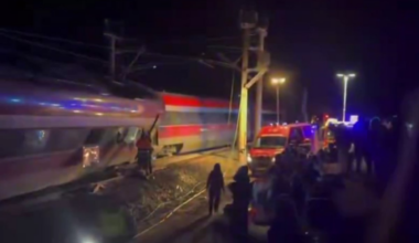 Dois comboios de alta velocidade descarrilam em Córdoba