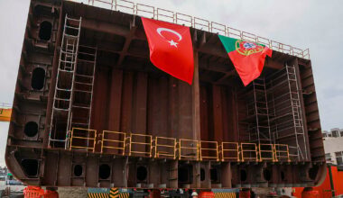 Defesa. Camões já está gravado no novo navio reabastecedor da Marinha (c/Vídeo)