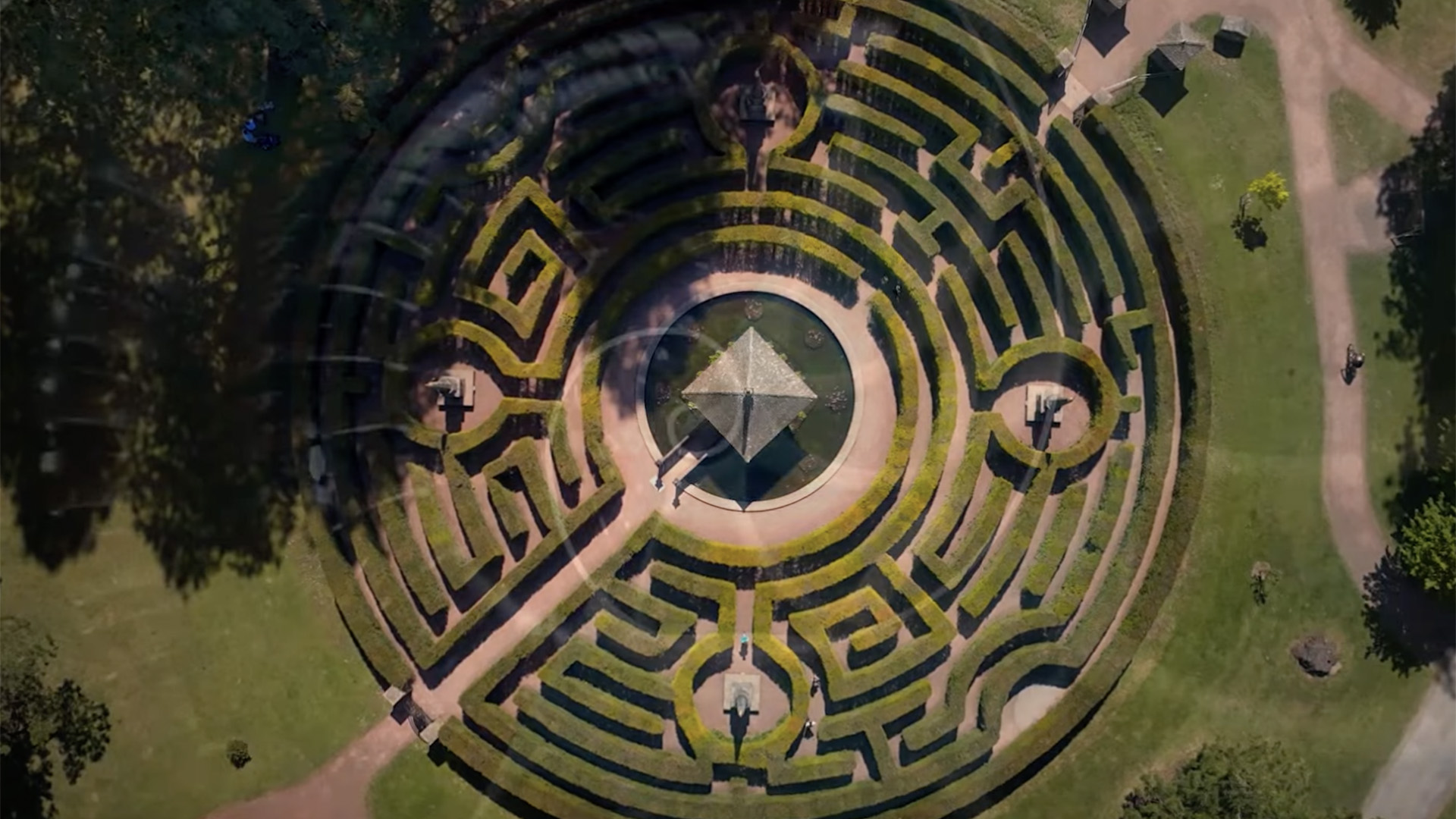 Imagens do documentário do Rei Charles III com o Prime Video - Foto: Reprodução / YouTube