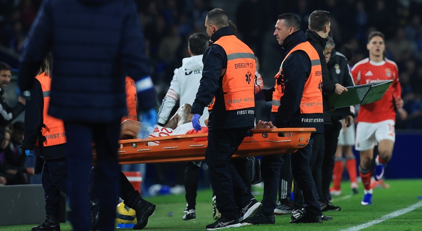 Médio benfiquista Richard Ríos sofreu luxação anterior traumática do ombro direito