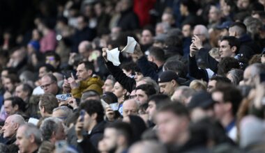 adeptos mostram lenços brancos, vaiam presidente e jogadores