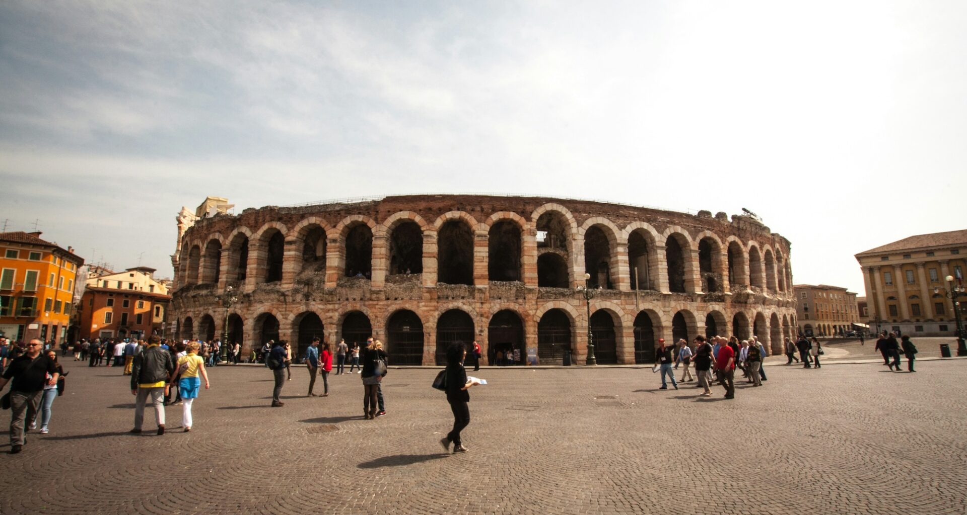 A pensar nas escapadinhas de 2026? O truque para transformar 22 dias de férias em 59 — NiT