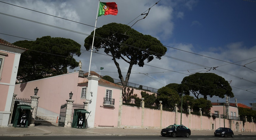 Emigrantes dão vitória a Ventura na 1.ª volta e participação aumenta