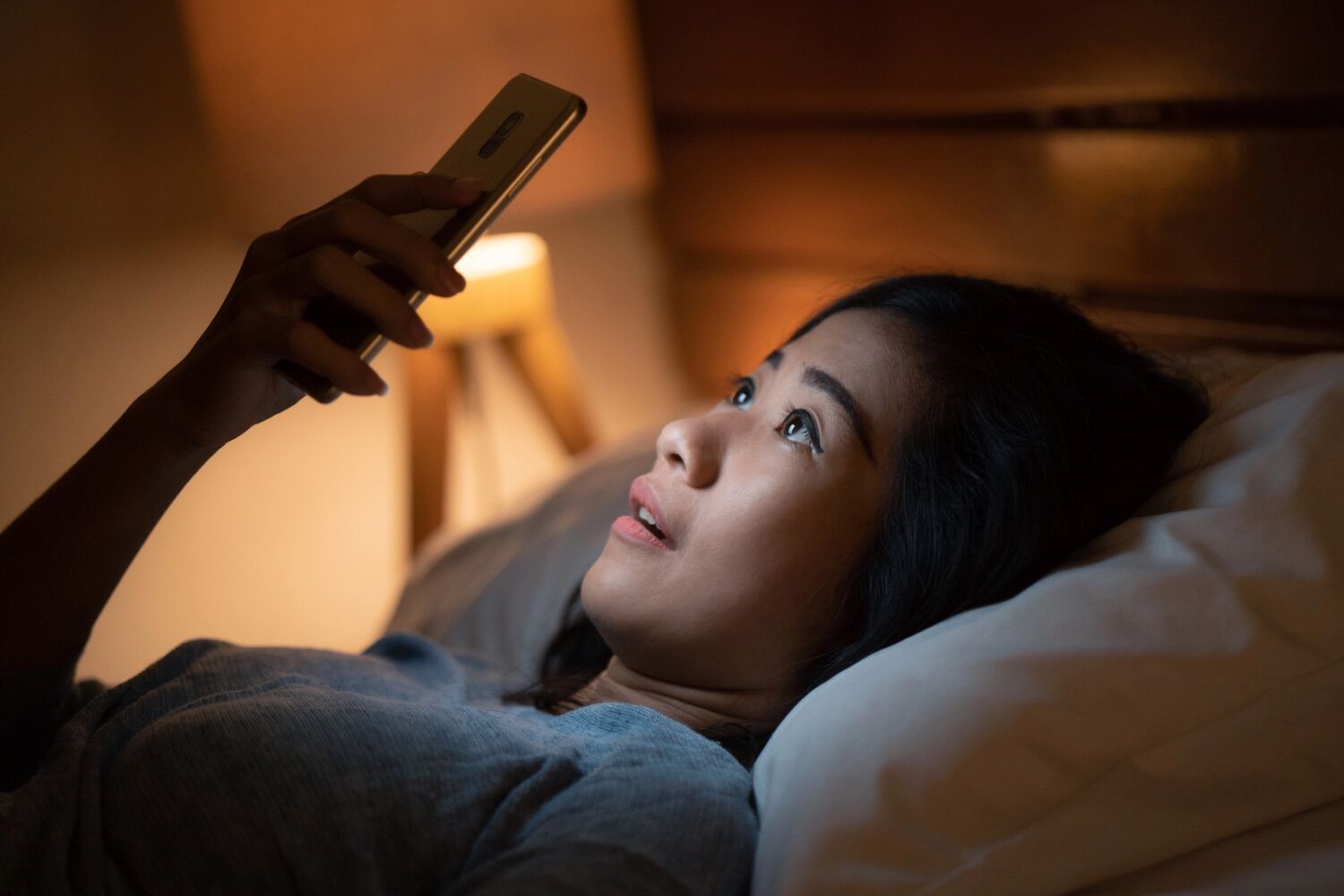 "Morreste?". App que controla jovens que vivem sozinhos faz sucesso na China