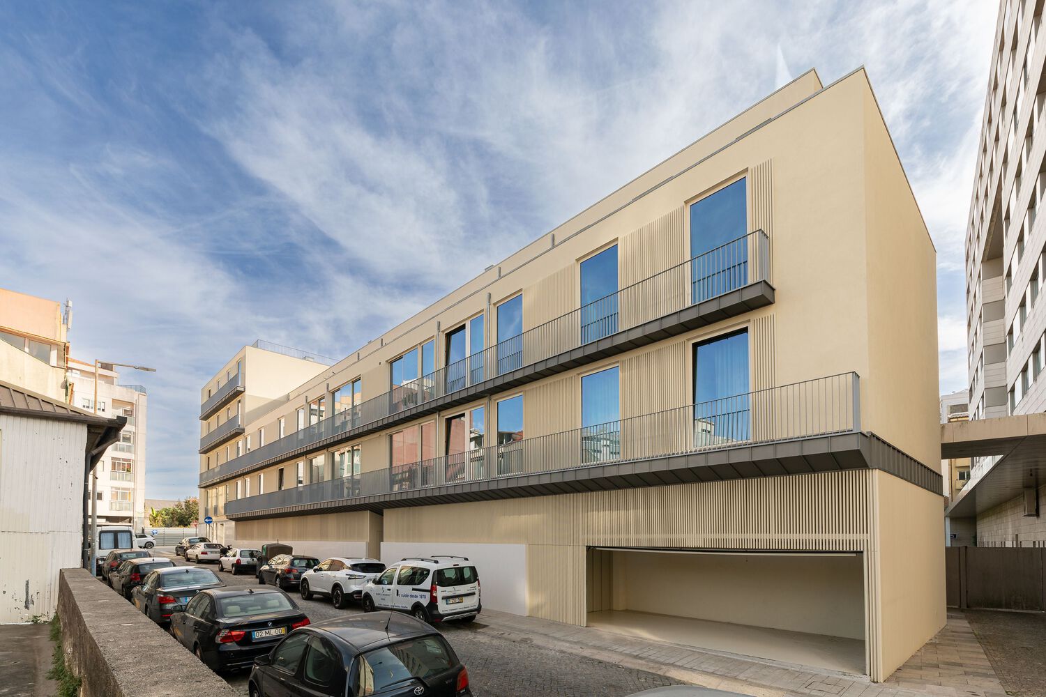 Arquitetos de barcelos destacados em portal internacional por prédio num lugar cheio de história