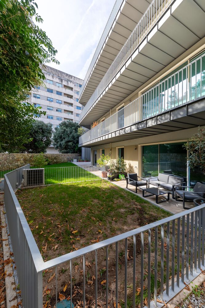 Arquitetos de barcelos destacados em portal internacional por prédio num lugar cheio de história