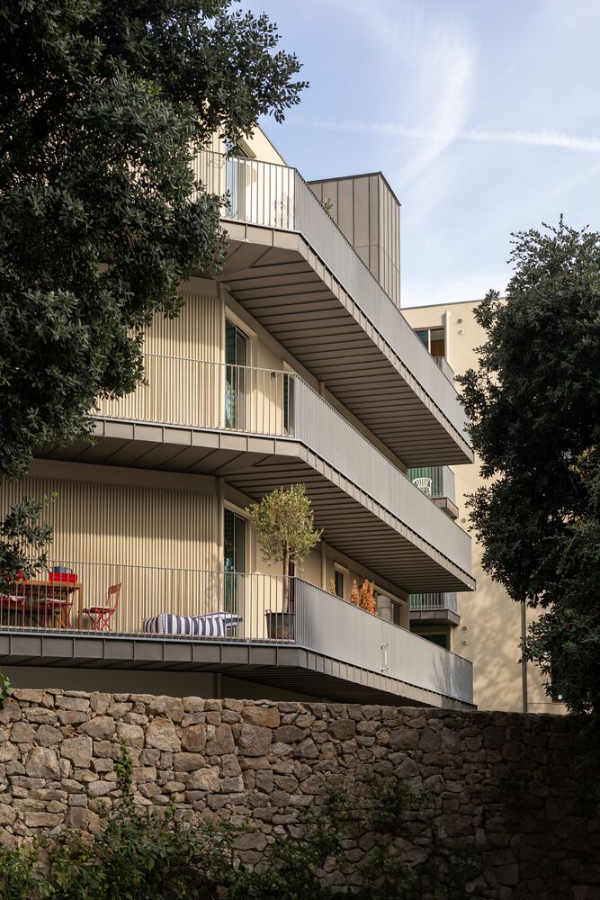 Arquitetos de barcelos destacados em portal internacional por prédio num lugar cheio de história