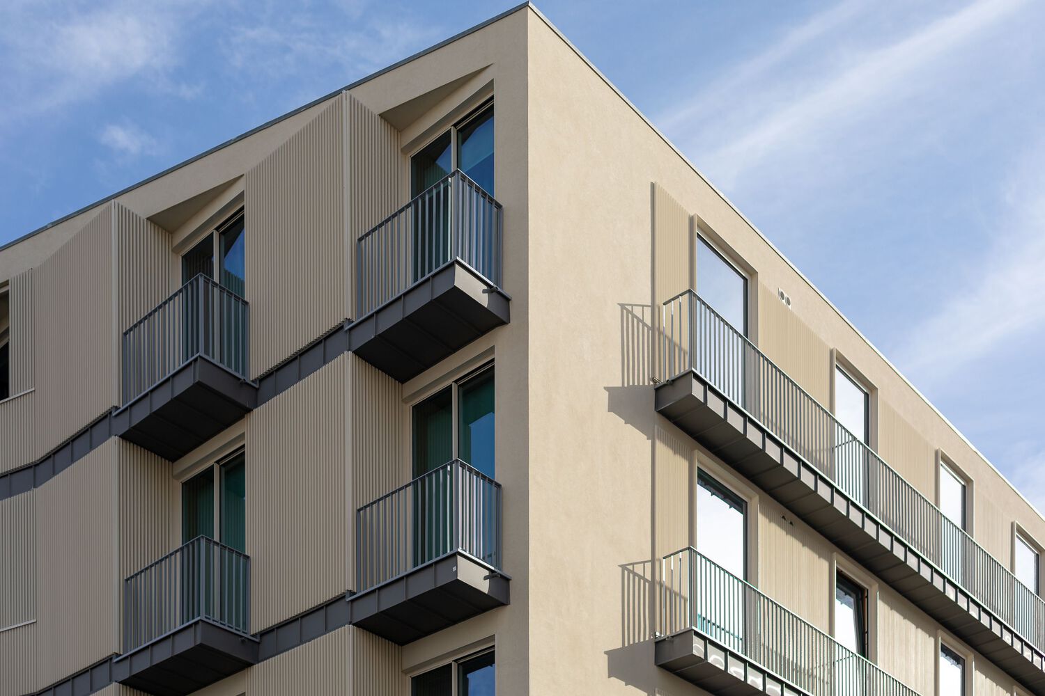 Arquitetos de barcelos destacados em portal internacional por prédio num lugar cheio de história