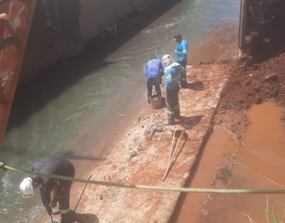 Equipes iniciam a recuperação do canal do córrego Segredo na Capital
