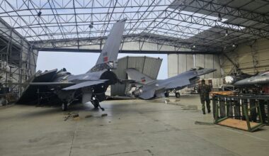 Rajadas superiores a 170 km/h danificaram pelo menos quatro caças F16 na base de Monte Real