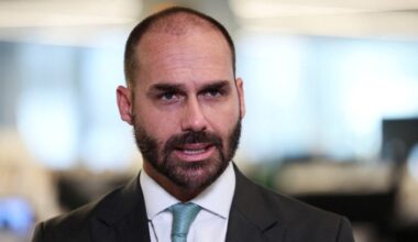 Polícia federal ordena "retorno imediato" de Eduardo Bolsonaro ao Brasil