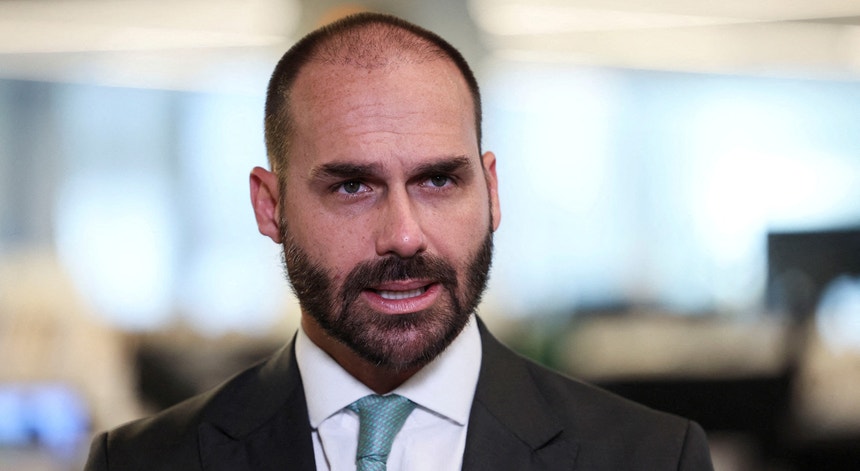 Polícia federal ordena "retorno imediato" de Eduardo Bolsonaro ao Brasil