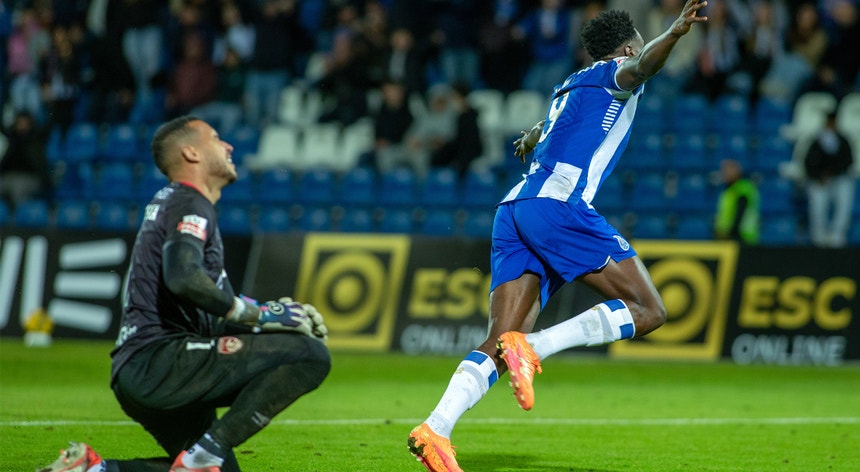 FC Porto dispara na liderança